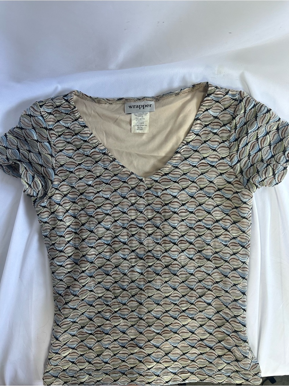 Vintage Y2k Wrapper Women's Short Sleeve V-Neck Patterned Top in Beige and Blue